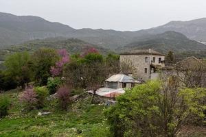 paisajes primaverales de las montañas de grecia foto