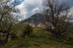 paisajes primaverales de las montañas de grecia foto