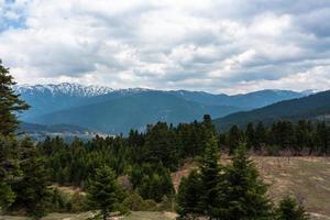 paisajes primaverales de las montañas de grecia foto