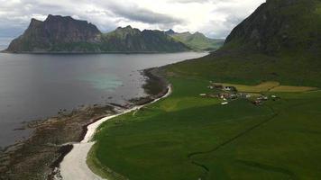 islas lofoten por drone en noruega video