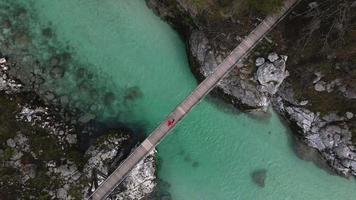 rivière soca en slovénie par drone video