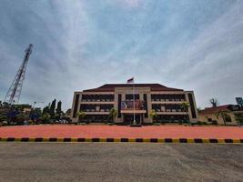 central java, indonesia en octubre de 2022. vista frontal de la policía nacional de la república de indonesia, región central de java, jepara resort. foto