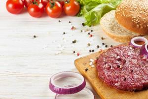 los ingredientes para la hamburguesa foto