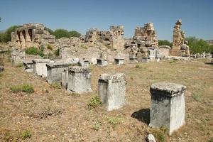 baños adriánicos en la antigua ciudad de aphrodisias en aydin, turkiye foto