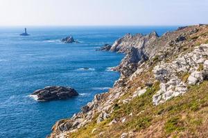 vista panorámica del promontorio pointe du raz en bretaña francia foto