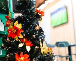 hermosas decoraciones navideñas en restaurantes foto