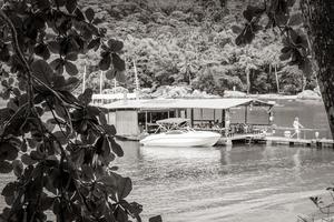 playa de manglares y pouso con restaurante de natación ilha grande brasil. foto