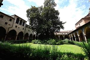 patio de la basílica de sant antonio en padua, veneto, italia. foto