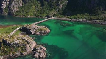 Djupfjorden dans les îles Lofoten en Norvège video