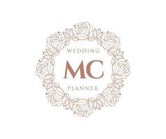 colección de logotipos de monograma de boda con letras iniciales de mc, plantillas florales y minimalistas modernas dibujadas a mano para tarjetas de invitación, guardar la fecha, identidad elegante para restaurante, boutique, café en vector