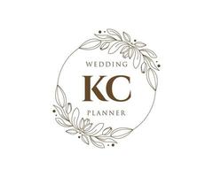 colección de logotipos de monograma de boda con letras iniciales kc, plantillas florales y minimalistas modernas dibujadas a mano para tarjetas de invitación, guardar la fecha, identidad elegante para restaurante, boutique, café en vector