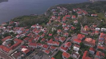 telhados de marstrand na suécia por drone video