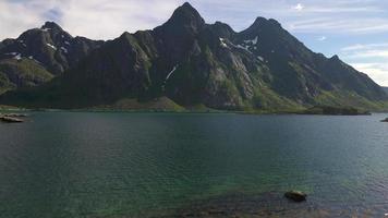 maervoll en islas lofoten, noruega por drone video