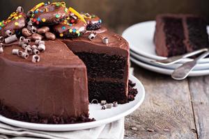Dark chocolate cake with ganashe frosting photo