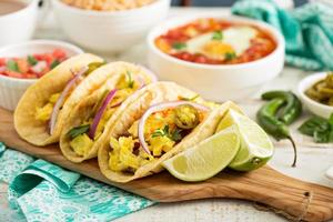 tacos con huevos para el desayuno foto