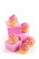 cupcakes con glaseado y chispas foto