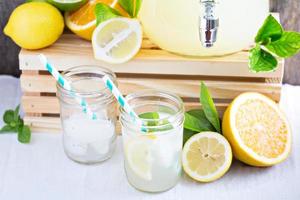 Citrus lemonade in mason jars