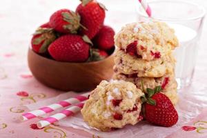 Shortcake cookies with strawberries photo