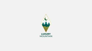 icono de ilustración de logotipo de diseño de vector de aventura de montaña de lujo