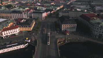 tranvía de gotemburgo en suecia por drone video