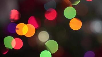 licht rood en oranje vakantie bokeh. abstract Kerstmis achtergrond video