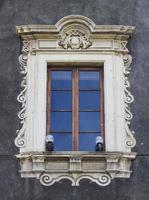 antigua ventana siciliana foto