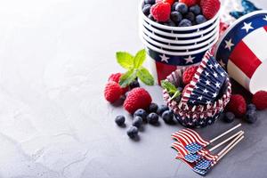 Fourth of July cups and cupcake liners photo