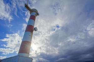 faro junto al mar foto