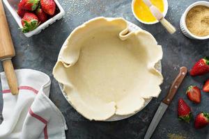 Making strawberry pie photo