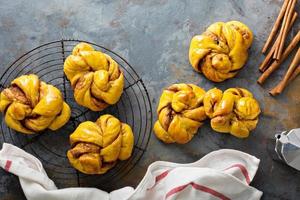 Pumpkin cinnamon yeasted knots photo