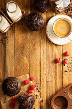 muffins doble chocolate con frambuesa foto