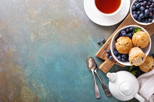 muffins de arándanos en un tazón foto