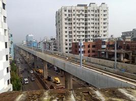 Metro Rail en construcción en Dhaka, Bangladesh foto