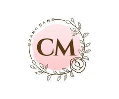 logo femenino cm inicial. utilizable para logotipos de naturaleza, salón, spa, cosmética y belleza. elemento de plantilla de diseño de logotipo de vector plano.