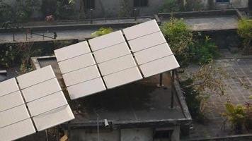painéis solares no telhado video
