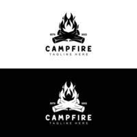 diseño de logotipo de fogata, vector de camping, fuego de madera y diseño forestal