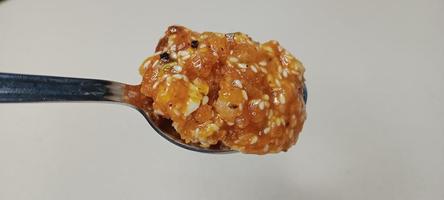 mezcla de frutos secos para la salud, gond gud paak receta para la salud, receta laddu de frutos secos, receta para la salud foto