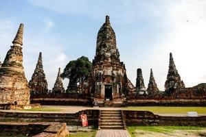 antiguo templo budista en el este de asia foto