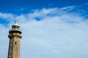 faro junto al mar foto