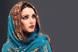 hermosa mujer árabe foto