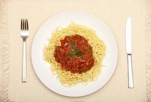 primer plano del plato de pasta espagueti foto