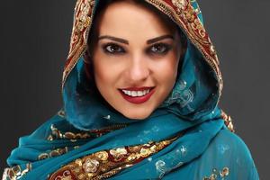 hermosa mujer árabe foto