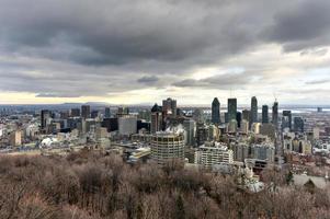 horizonte de la ciudad de Montreal foto