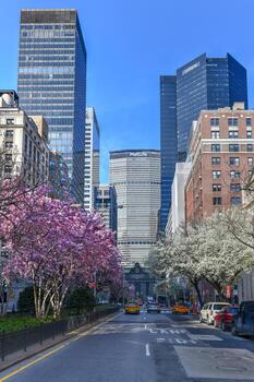 ciudad de nueva york - 14 de abril de 2018 - edificio metlife y horizonte de midtown desde park avenue en manhattan, ciudad de nueva york. foto