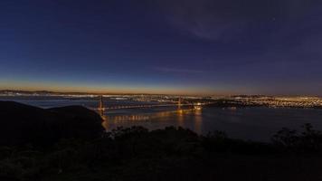 puente Golden Gate al amanecer foto