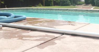 piscine privée avec fontaine video