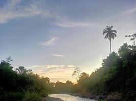 hermoso paisaje natural durante el día foto