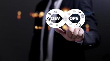 operaciones de desarrollo de metodología devops concepto de tecnología de programación ágil. foto