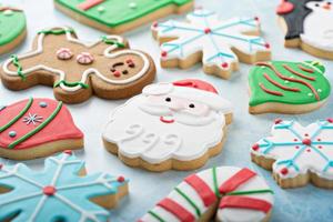 pan de jengibre navideño y galletas de azúcar foto