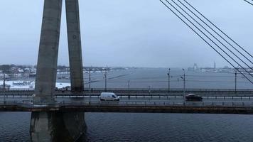bewolkt en besneeuwd winter over- Riga stad. winter in Riga van bovenstaande.